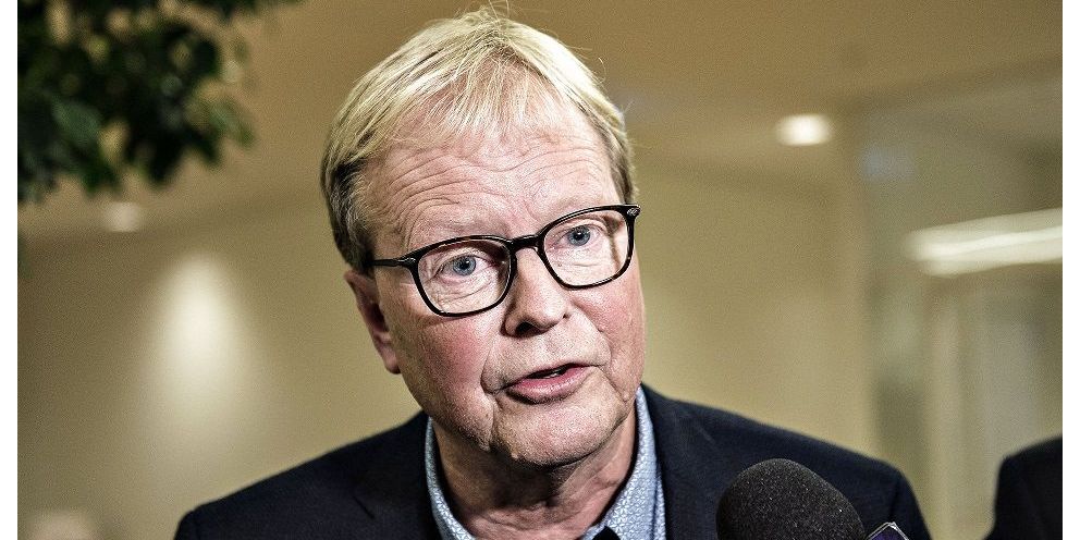 Der findes ingen enkle snuptags-løsninger, der kan styrke retssikkerheden og kvalitet i sagsbehandlingen. Der er et behov for at samarbejde på en bred front med fokus på bl.a. styrket borgerinddragelse, regelforenkling og god faglig ledelse og stærkere kompetencer hos medarbejdere," siger Ulrik Wilbek.