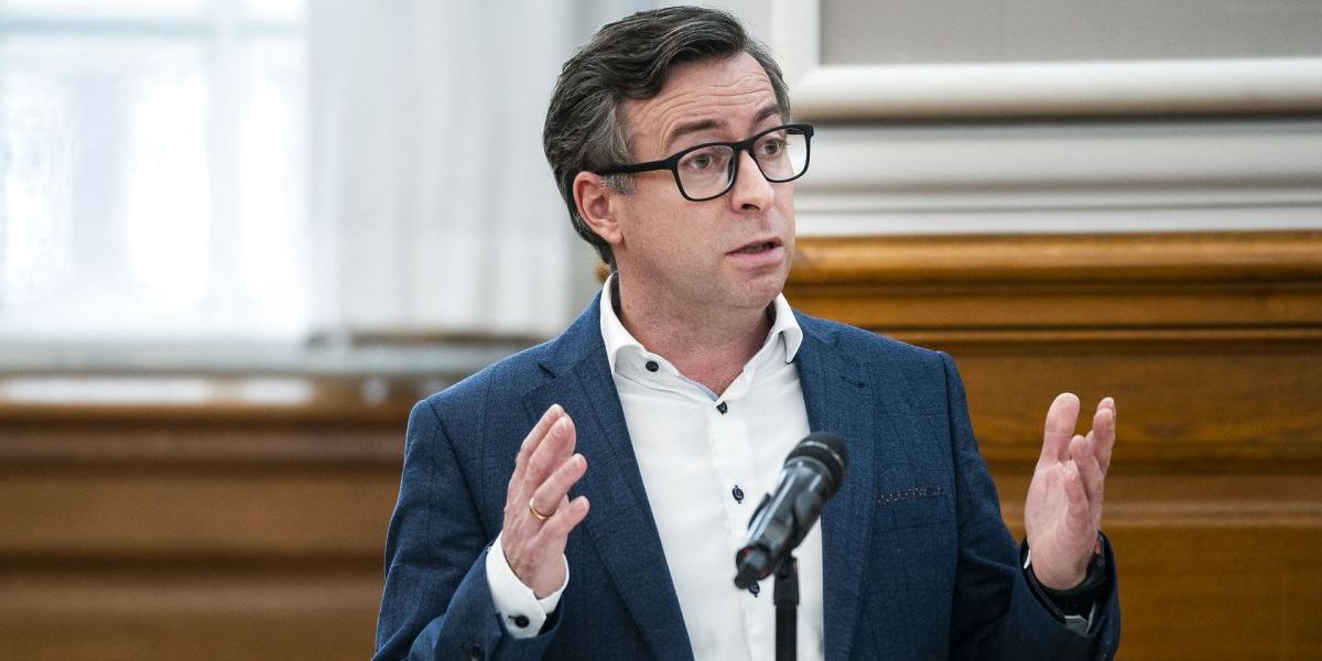 Venstre vil ikke være med til fortsat suspension af 225-timers reglen, siger beskæftigelsesordfører Hans Andersen.