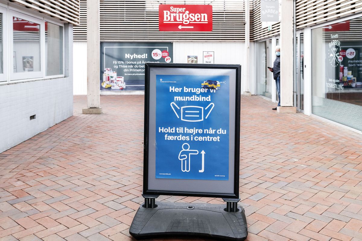 Butikscentre risikerer at blive lukket ned igen med meget kort varsel, hvis der bliver for mange smittede i lokalområdet.