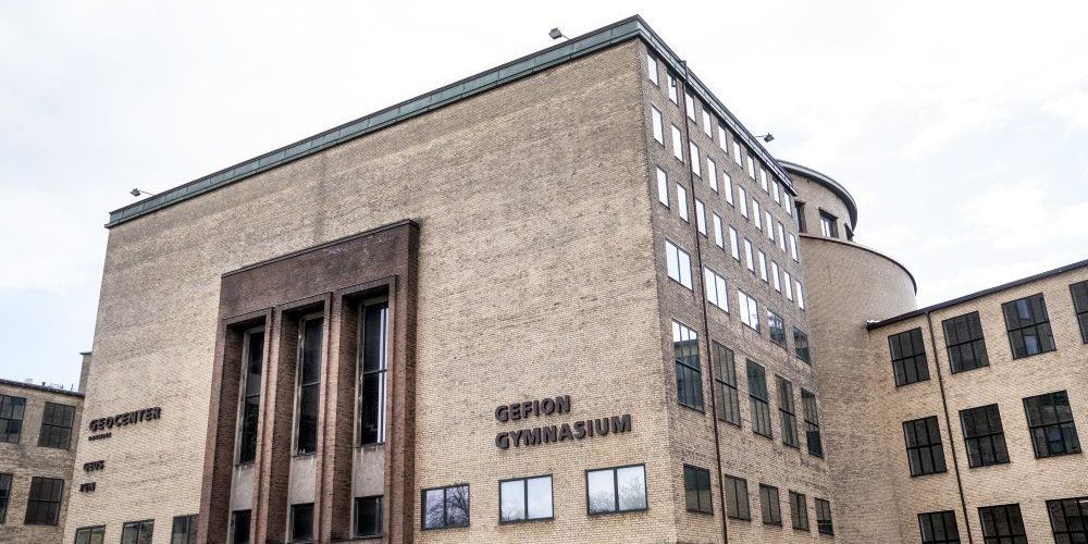 Gefion Gymnasium i København måtte sende sine 1250 elever hjem i næsten to uger, selv om ikke en eneste elev havde været konstateret smittet i ugevis.