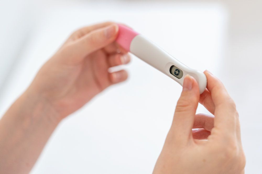 Eksperter i genetiske undersøgelser foreslår at indføre genscreening af alle kommende forældre for at finde "risikopar", som kan komme til at få børn med alvorlige arvelige lidelser. (Arkivfoto)