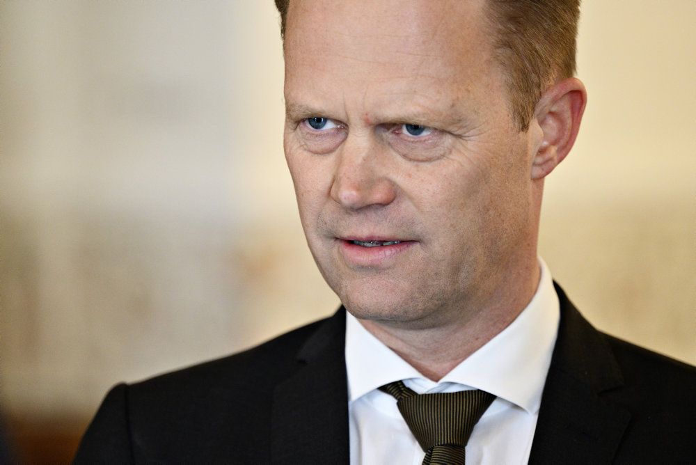 - Det kan ikke udelukkes, at det i visse tilfælde kan være til barnets bedste at komme til Danmark alene for at få den optimale pleje og behandling fremfor at blive i en lejr i Syrien med sin mor, siger Kofod.