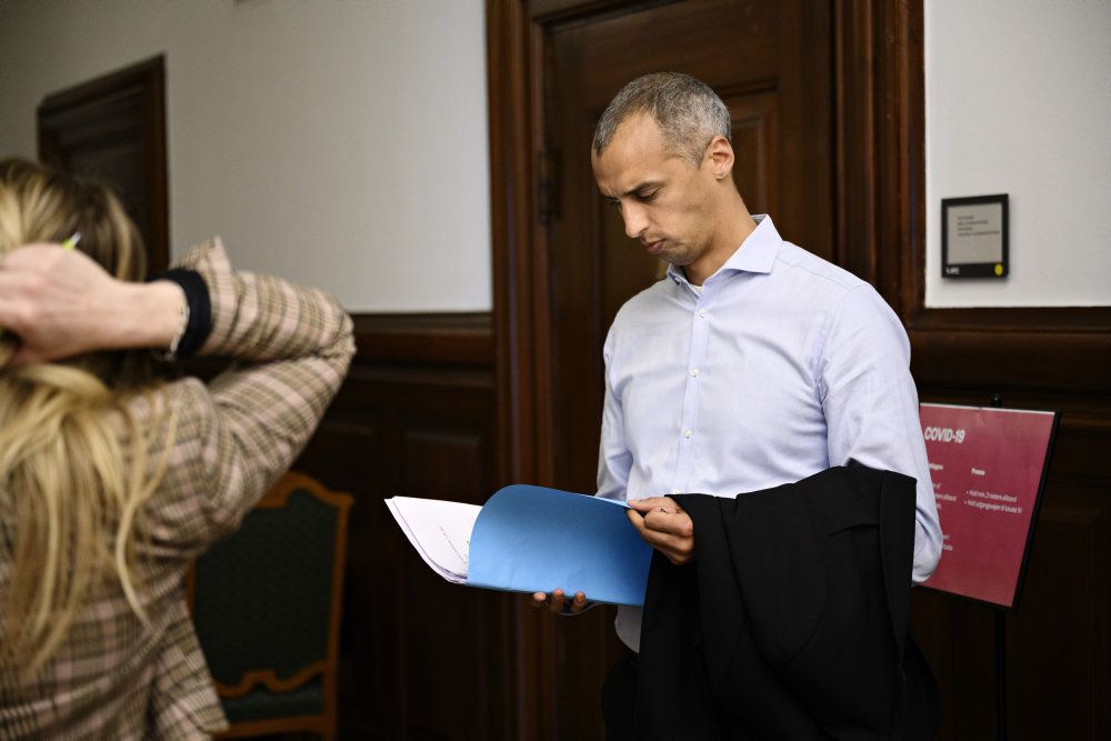 Udlændinge- og integrationsminister Mattias Tesfaye (S), der her ses på vej i et samråd på Christiansborg, mener, at et lavere antal af flygtninge gør kommunernes indsats med at integrere dem nemmere. (Arkivfoto)
