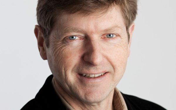 Kommuner kan vinde på at ansætte vejledere til at rådgive pårørende til alvorligt syge, mener afdelingschef i Kræftens Bekæmpelse Bo Andreassen Rix.