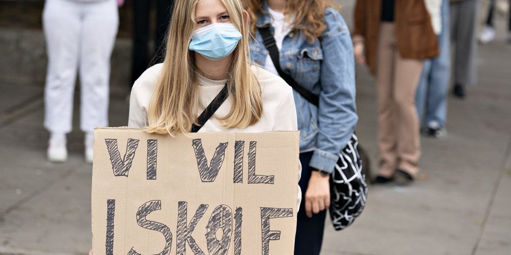 Ifølge DGS vil man med aktionen vil sætte fokus på, at "eleverne rigtig, rigtig gerne vil tilbage fysisk i skole". (Arkiv)