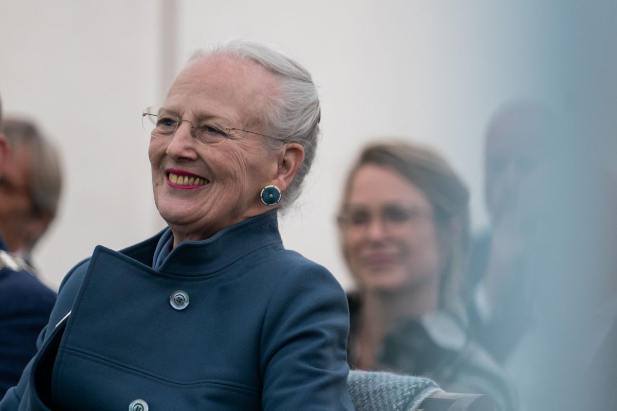 I dag fylder dronning Margrethe 81 år, og i den forbindelse taler hun med radiovært Adrian Hughes om at gøre sig umage med at give nye svar på gamle spørgsmål.