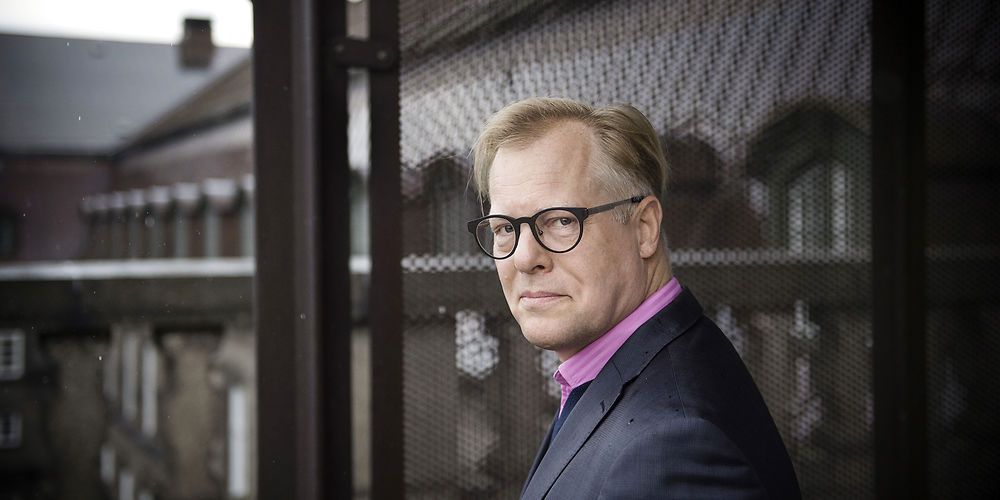 Venstres tidligere kommunalordfører Carl Holst ser ser en tæt sammenhæng mellem KL's udspil på socialområdet og den forestående kommunalvalgkamp.