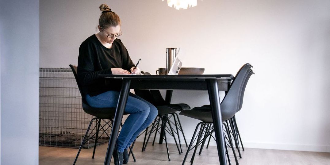 Hvordan kan ansatte få gode muligheder for at arbejde hjemmefra og samtidig opretholde fællesskab og motivation? Det har man bud på i Helsingør.