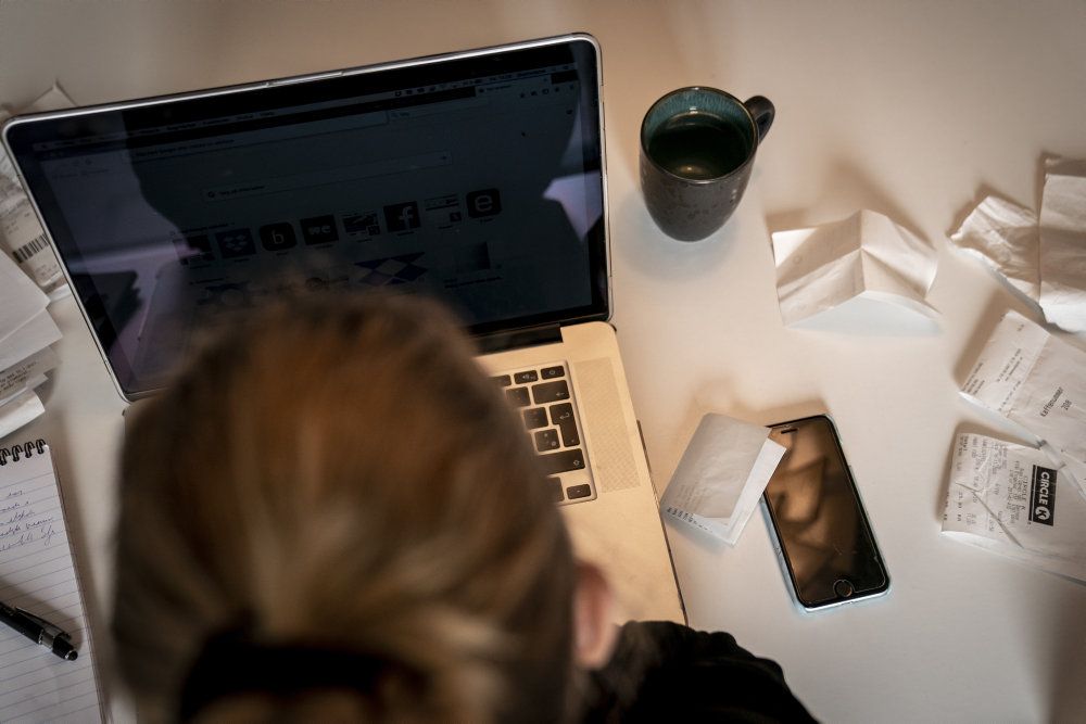 En plan for gradvis normalisering af det fysiske fremmøde på arbejdspladserne står til at begynde 21. maj. (Arkivfoto)