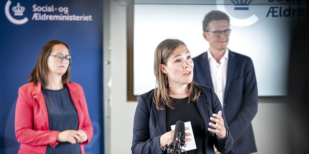 Social- og ældreminister Astrid Krag (S) præsenterede i går aftalen om Børnene Først sammen med socialordførere på tværs af næsten alle Folketingets partier. Et dyk ned i tallene viser, at aftalen giver en gennemsnitskommune mulighed for at gennemføre én ekstra anbringelse om året.