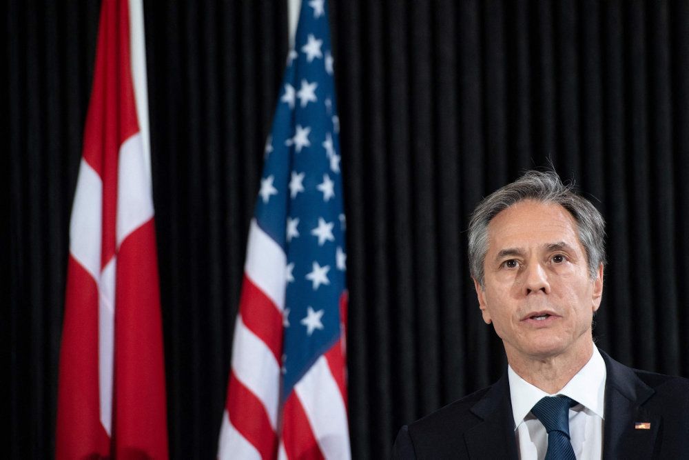 USA's udenrigsminister, Antony Blinken, havde ros med til dansk tv mandag.