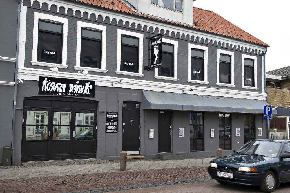 Det har ikke været muligt at danse på et diskotek eller en natklub i Danmark til den lyse morgen, siden coronaepidemien brød ud. I "primo juni" skal Folketingets partier se, om de kan blive enige om en plan for genåbning. (Arkivfoto)