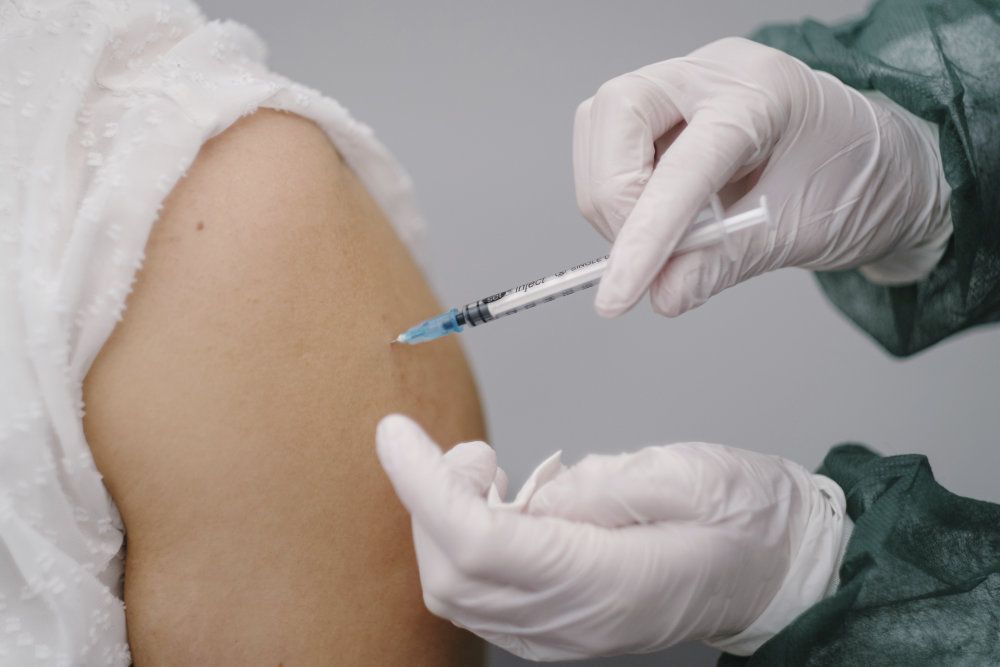 Første vaccinestik kan fra på fredag bruges som coronapas. (Arkivfoto)