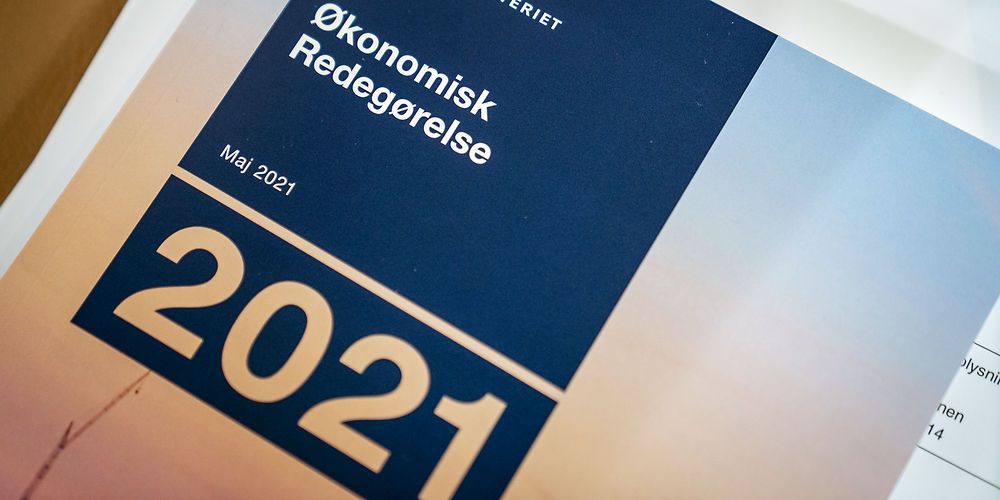 Regeringen oplyser i en note på side 144 i Økonomisk Redegørelse, at man vil skære i kommunernes og regionernes udgiftsrammer på grund af ændret PL-skøn.