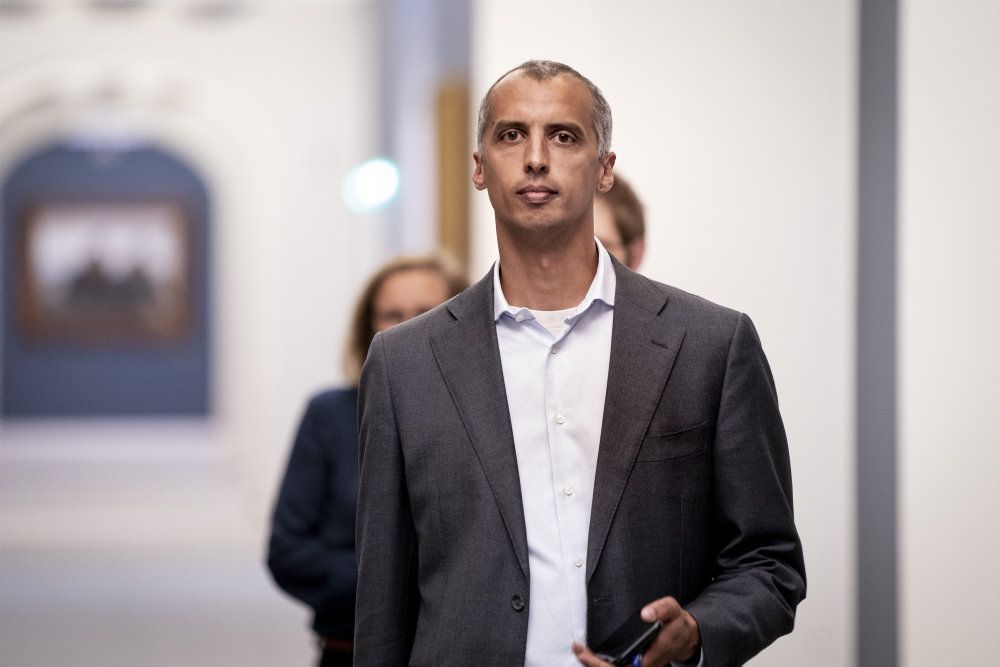 Udlændinge- og integrationsminister Mattias Tesfaye (S) har ikke mange venner i Folketinget, når det kommer til placeringen af et nyt udrejsecenter.
