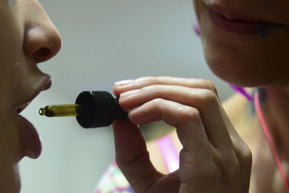 Der har været kritik af ordningen fra blandt andre patientforeninger og læger. Men et politisk flertal har nu besluttet at forlænge lægernes mulighed for at udskrive cannabis til medicinsk brug yderligere fire år. (Arkivfoto).