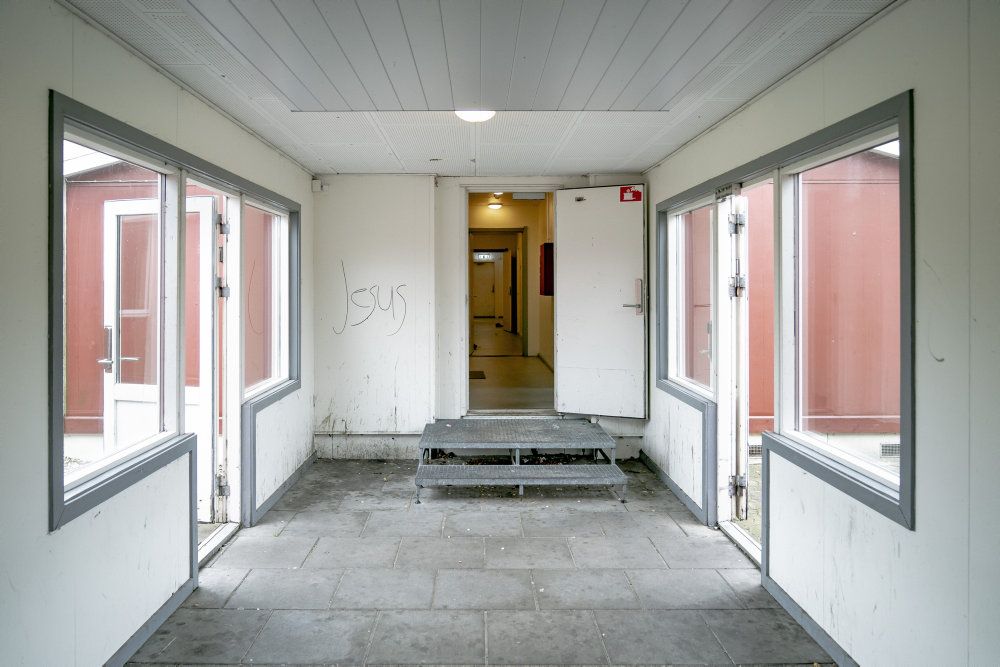 Regeringen vil flytte omkring 130 af de 257 personer, der nu bor på Kærshovedgård. De skulle efter planen til Langeland. Men da den plan er skrottet, bliver de boende, indtil der er fundet en anden løsning. (Arkivfoto).