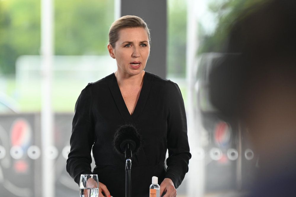 Statsminister Mette Frederiksen (S) skulle onsdag forholde sig til de skrottede planer om et nyt udrejsecenter på Langeland.