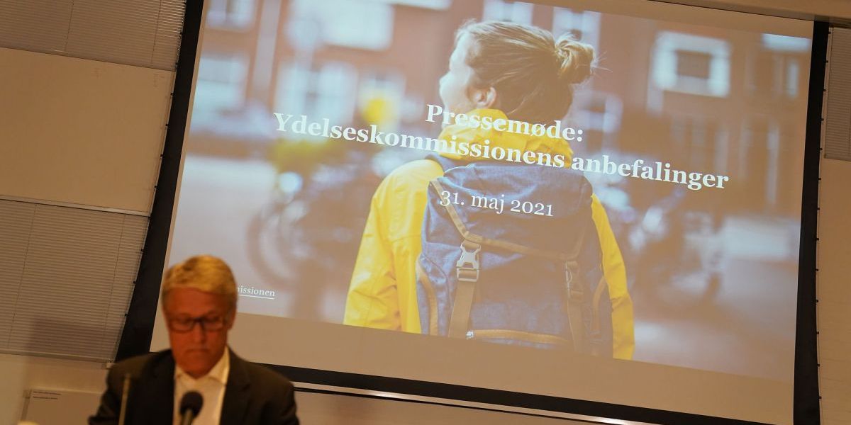 Ydelseskommissionens formand, professor og forskningsdirektør i VIVE Torben Tranæs afleverede  mandag sine anbefalinger til et nyt kontanthjælpssystem til regeringen. Her er han til pressemøde i Eigtveds Pakhus i København.