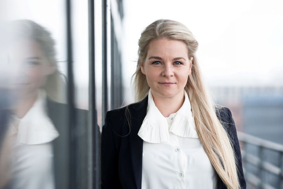 "Det vil være ærgerligt, hvis politisk modvilje ud fra ideologiske hensyn står i vejen for udlicitering," mener Mia Amalie Holstein, som er cheføkonom og politisk chef i SMVdanmark.