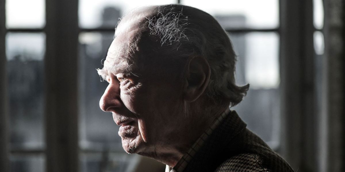 Tidligere statsminister Poul Schlüter er død i en alder af 92 år.