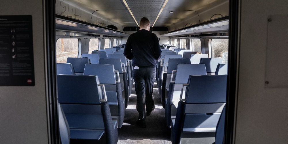 Det er fortsat nødvendigt at have en pladsbillet, hvis man skal køre med DSB. -