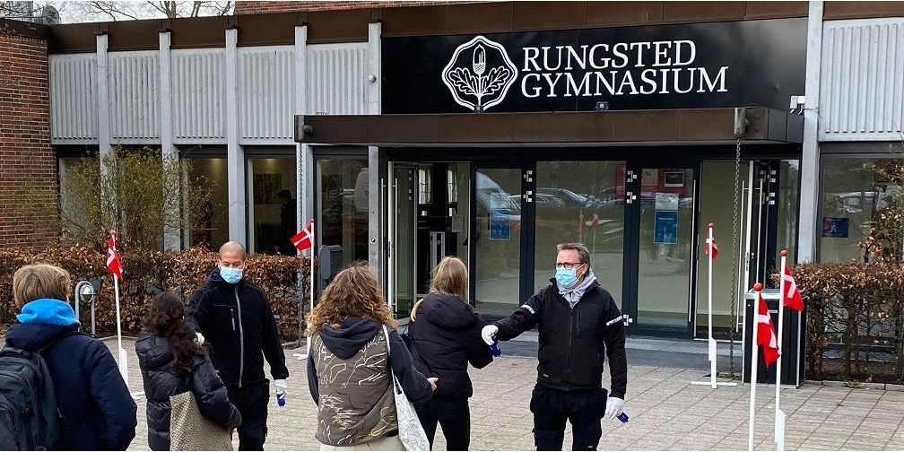 Ved genåbningen 6. april blev der taget got imod elerverne på Rungsted Gymnasium. Nu risikerer hele kommunen en nedlukning.