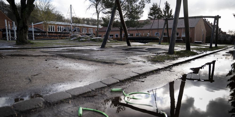 Det kan blive en udfordring for nogle skoler at skaffe den fornødne plads, lyder meldingen fra formændene for skolelærere og skoleledere.