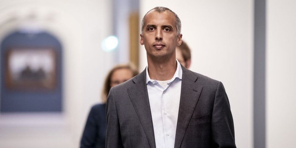 Udlændinge- og Integrationsudvalget har kaldt udlændinge- og integrationsminister Mattias Tesfaye (S) har tirsdag aften trådt på bremsen og stoppede opførslen af et udrejsecenter på Langeland.
