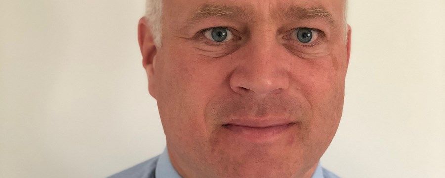 “Folk, der har lært Thomas Eriksen at kende hen over de sidste syv måneder, han har været her, er ikke i tvivl om den energi, han tilfører kommunen," siger borgmester Birgit S. Hansen (S) om Frederikshavns nye kommunaldirektør.