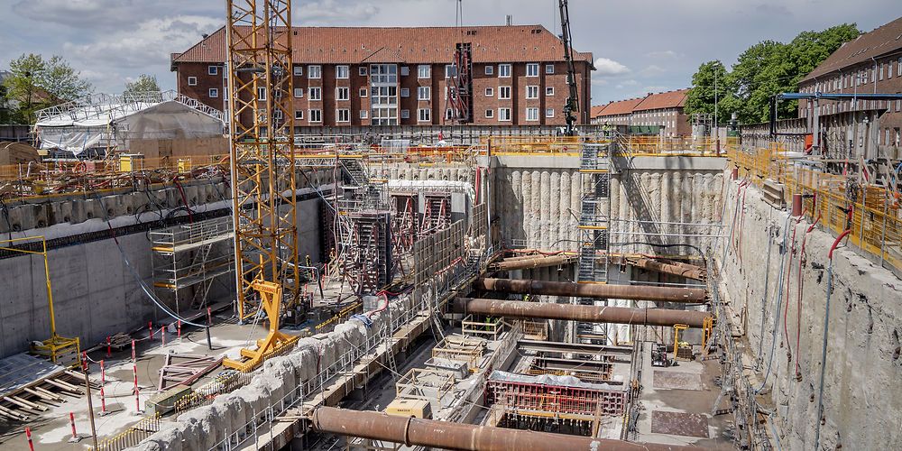 Kommunerne har bygget på livet løs i både 2020 og 2021, men fra 2022 skal de igen vænne sig til at bruge lidt færre penge på byggeri og anlæg. Samlet sænkes anlægsloftet fra 21,9 mia. kr. i 2021 til 19,9 mia. kr. i 2022.
