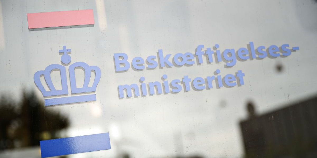 Det vil være forskelligt fra kommune til kommune, hvor der skal fyres medarbejdere med besparelsen på ungeområdet, skriver Beskæftigelsesministeriet i et svar til NB-Beskæftigelse.