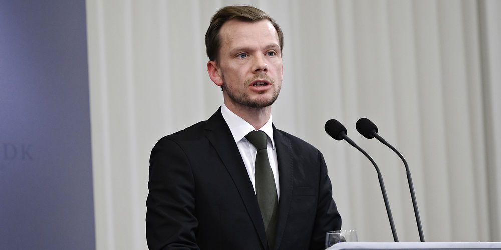 En ny delaftale om cirka en tredjedel af den besparelse på kommunernes beskæftigelsesindsats på i alt 1,1 milliarder kroner fra 2025, behøver reelt set ikke blive ført ud i livet. Kommunerne får nemlig pengene, uanset om de gennemfører besparelser eller ej.