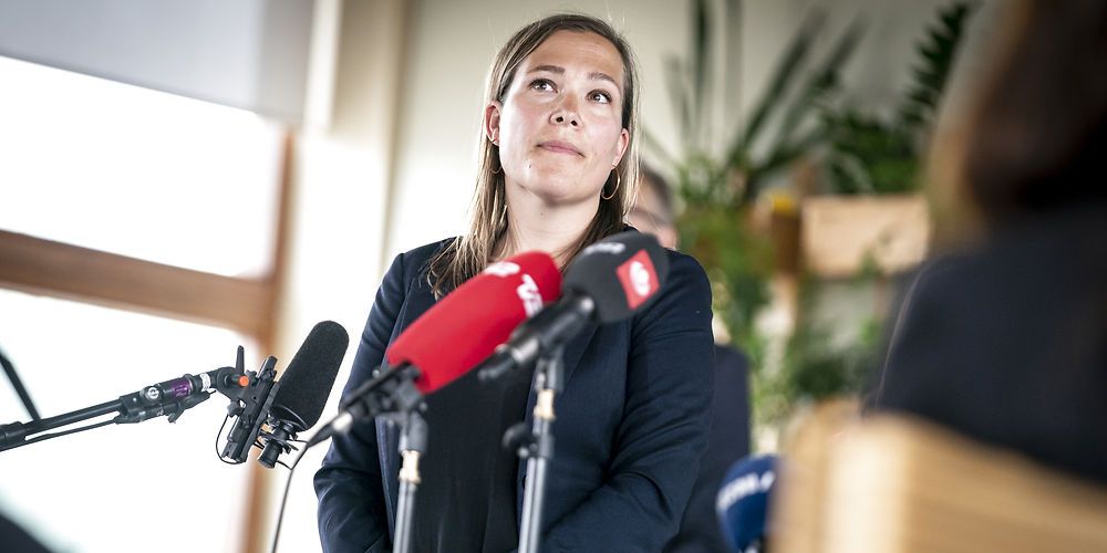 Ifølge social- og ældreminister Astrid Krag (S) deler regeringen kommunernes ønske om at styrke det specialiserede socialområde. Det siger ministeren til trods for en netop indgået økonomiaftale, hvor regeringen giver kommunerne grønt lys til at effektivisere på området.