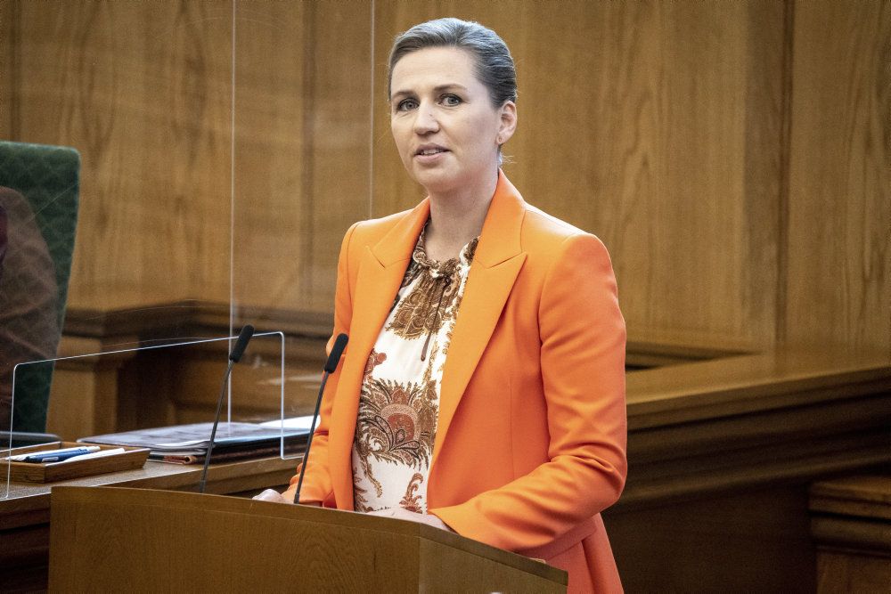 Statsminister Mette Frederiksen (S) har en time til sin indledning i åbningsdebatten.