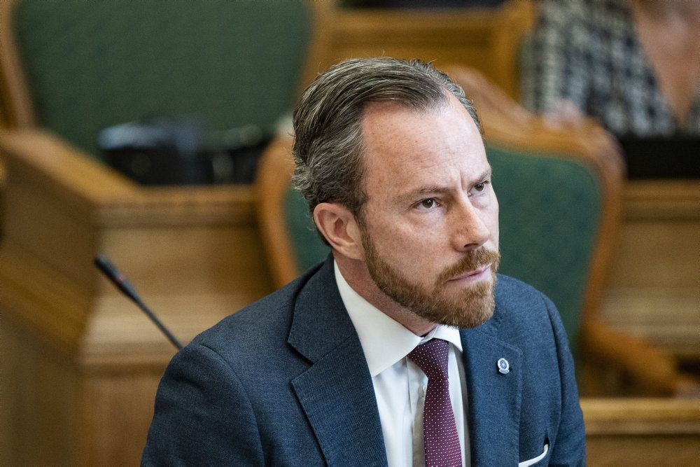 Jakob Ellemann-Jensen (V) vil have Folketinget til sikre, at der bliver flere hænder på arbejdsmarkedet.