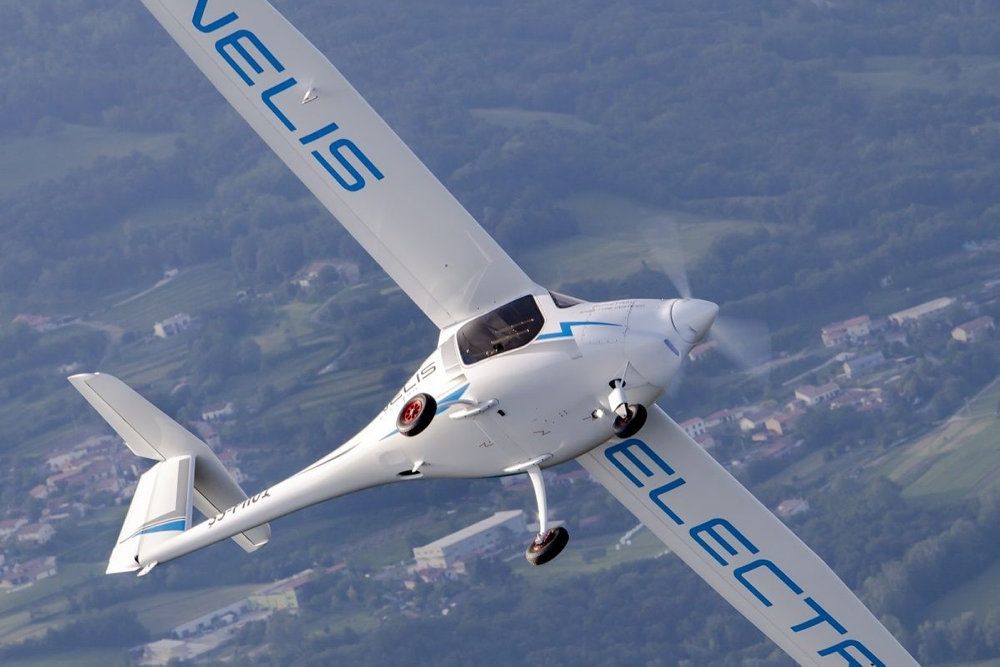 Forsvaret har indkøbt nye elfly som led i en grøn handleplan. (Foto: Pipistrel)