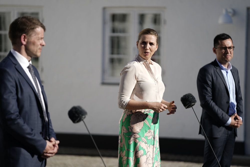 Statsminister Mette Frederiksen, lagmand Brður Steig Nielsen og formand for Naalakkersuisut Múte Bourup Egede afholder doorstep efter rigsmødet på Marienborg i Kongens Lyngby, torsdag den 10. juni 2021.