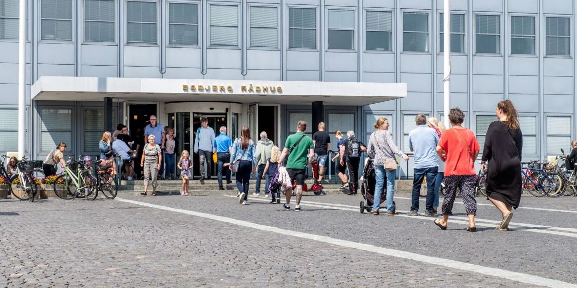 Borgerne efterspørger i stor stil at få nyt pas, så nu udvider Esbjerg Kommune åbningstiderne i borgerservice.
