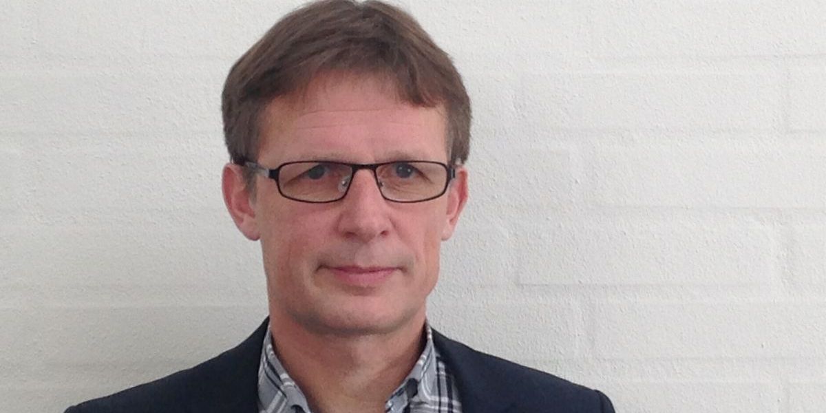 Arbejdsmarkedsprofessor Flemming Larsen kritiserer Reformkommissionen for ikke at pege på de job, som udsatte ledige skal have, når der skal skrues op for at få dem i arbejde.
