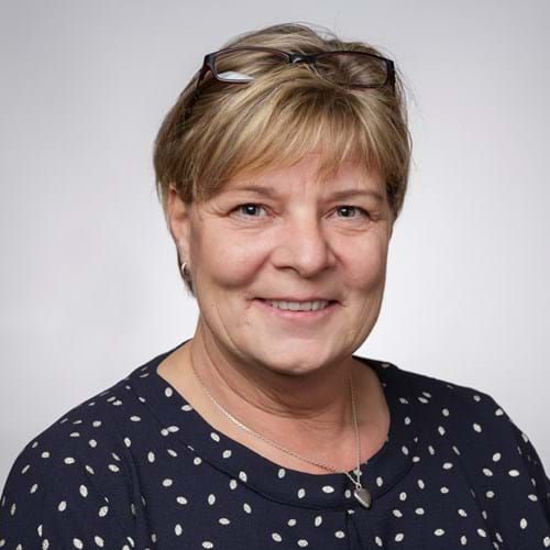 “Vi har besluttet ikke at ændre taksten af respekt for forældrenes budgetplanlægning. Den seneste coronatid har i forvejen været præget af mange usikkerheder, så den bekymring vil vi gerne skåne dem for,” siger Susanne Utoft (S), formand for Udvalget for Børn og Skole i Holbæk Kommune.
