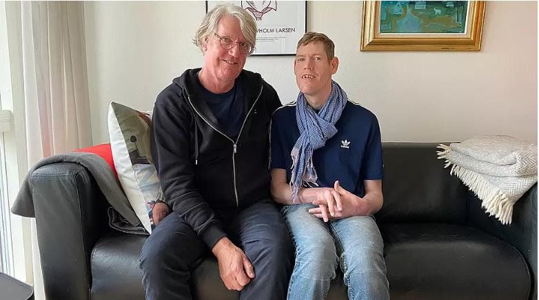 Flere bosteder i Aahurs Kommune er blevet kritiseret. Jens Kaysen her har tidligere råbt op om forholdene for sin søn, Jens Junior, i Hus 5 i Bofællesskabet Elev.