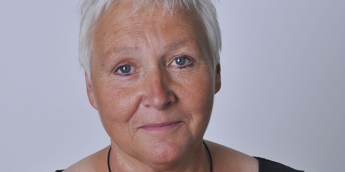 A-kasserne er for branchespecifikke og ligger alt for langt væk fra hinanden. Det er nogle af begrundelserne for, at arbejdsmarkedschef i Ringsted, Susanne Frydenlund mener, at dagpengemodtagere skal blive under jobcentrene og ikke kun møde i a-kasserne i det første halve år.