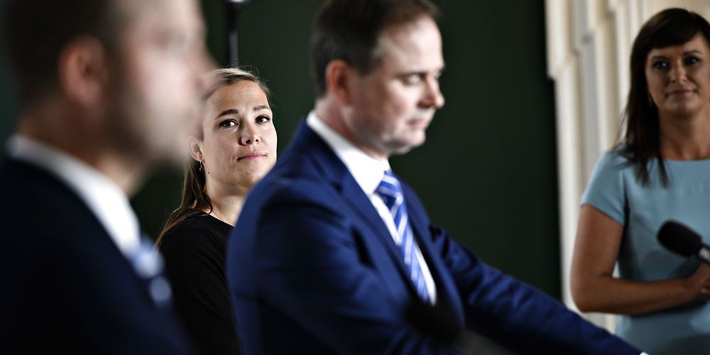 Politikerne droppede sagligheden, da de forhandlede udligningsreformen og gav gevinsterne til de kommuner, som havde de bedste politiske kontakter, og som evnede at fremstå som de fattigste. Derfor bør det ikke undre, at 49 ud af 98 kommuner nu hævder, at de er "særligt vanskeligt stillede.", skriver chefredaktør Arne Ullum i denne kommentar.