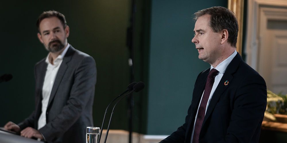 Kommunerne kan risikere at skulle aflevere et milliardbeløb tilbage til staten som følge af, at overførselsudgifterne sandsynligvis bliver lavere i 2022 end man troede, da KL-formand Jacob Bundsgaard og finansminister Nicolai Wammen (S) indgik økonomiaftalen før sommeren.