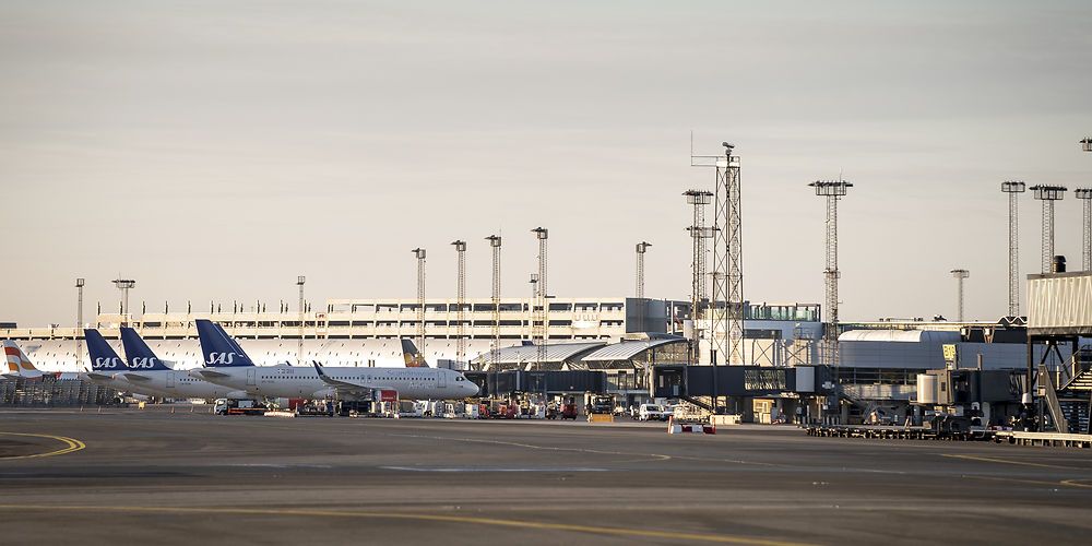 Mange fly står stadig stille i Københavns Lufthavn, og det betyder, at særligt Taarnby og Dragør kommuner fortsat har en væsentlig højere ledighed end i starten af 2020. Ledigheden skal nedbringes markant, hvis kommunerne skal undgå stort smæk i 2022.