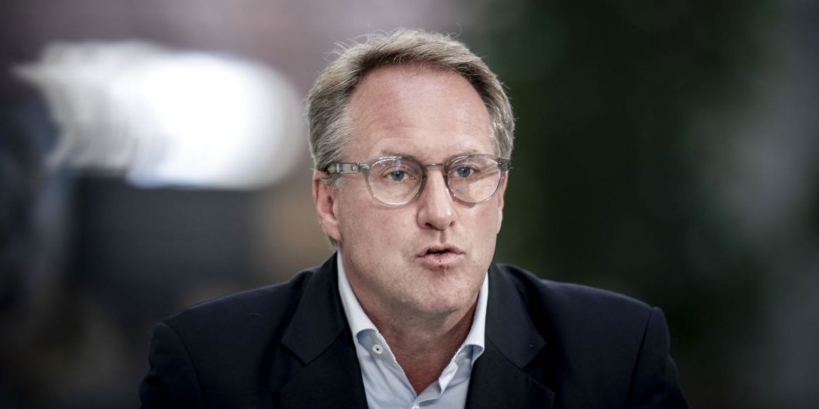 (Arkiv) DI's direktør Lars Sandahl Sørensen har et forslag, der vil lette presset på efterspørgslen efter arbejdskraft. En fordobling af efterlønspræmien til 360.000 kroner skattefrit skal sikre, at ældre medarbejdere arbejder til folkepensionsalderen.