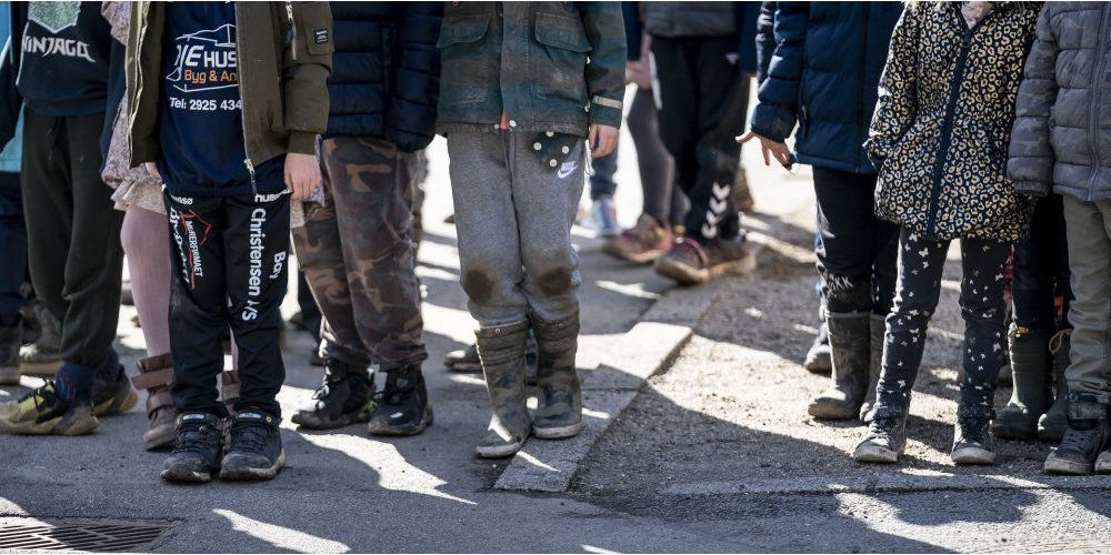 Sundhedsstyrelsen arbejder på at opdatere retningslinjer for håndtering af coronavirus i skolerne.