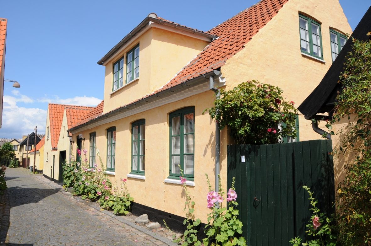 Der er idyllisk i Dragør, men kommunens økonomi er belastet af mange ledige i kølvandet på coronakrisen.