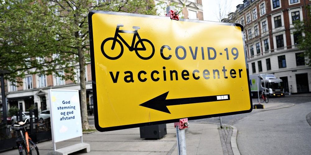 Flere steder i landet har forsøgt sig med vaccination uden tidsbestilling. I Holstebro prøver man onsdag og håber, der kommer omkring 200 uden tid.